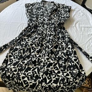 Elegant Black and White Patterned Midi Dress
